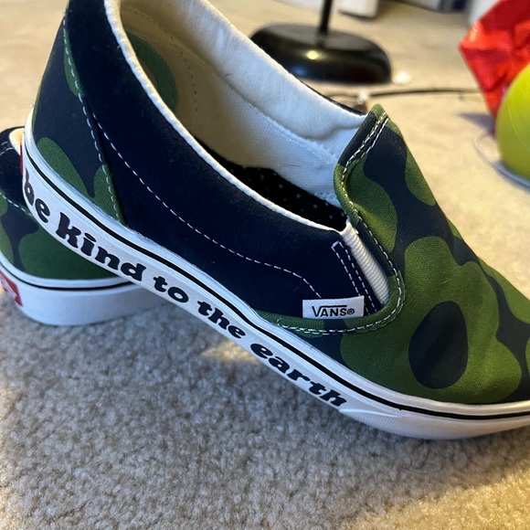 Vans - Picture 2 of 3